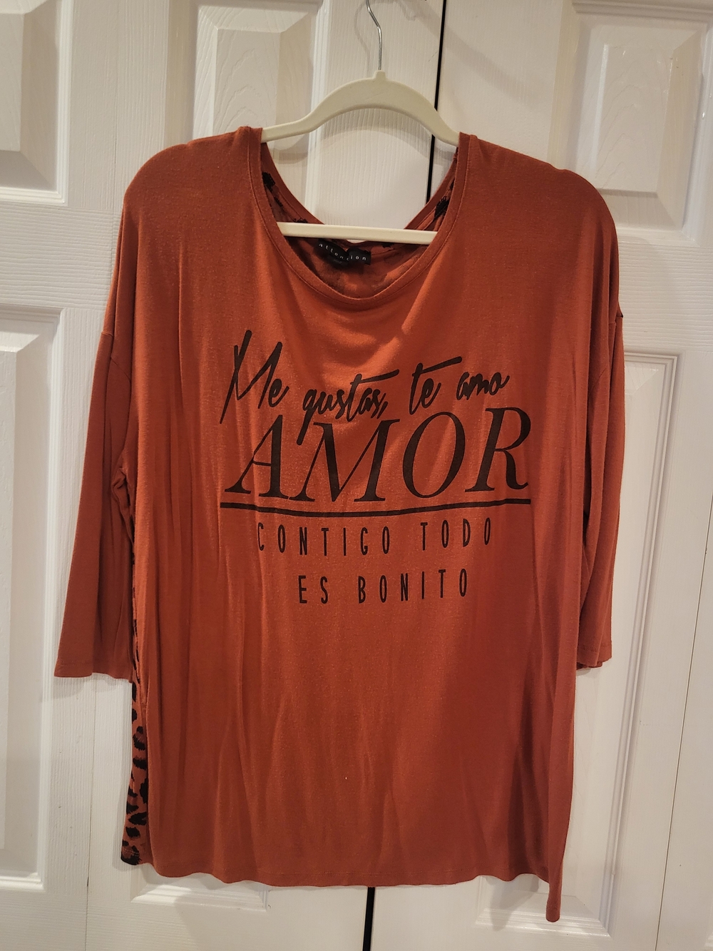 Attention Burnt Orange Graphic Top Size XL Leopard Accent Back